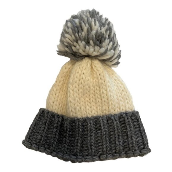 Helene Berman London knitted hat with gorgeous, large pom-pom. - Picture 1 of 8